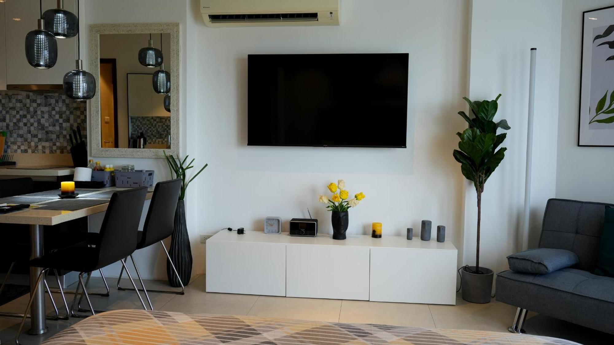 Dominiks Stylish Resort Gem Ocean View Pool Queen Bed At Tambuli 8 Floor Fast Wifi Lapu-Lapu City Exterior foto